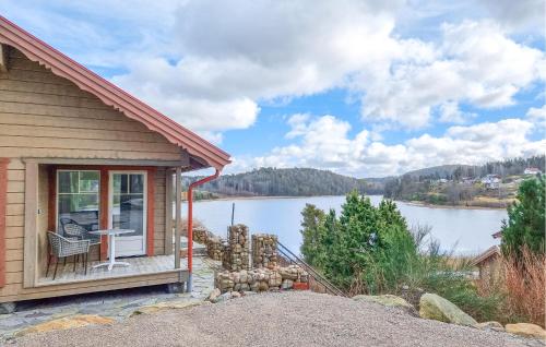 Cozy Home In Uddevalla With House Sea View