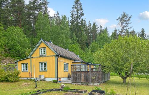 Cozy Home In Trans With Kitchen